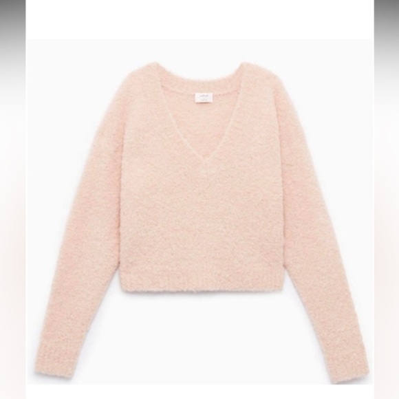 Wilfred Aritzia Alpaca wool light pink Marseille Vneck cropped sweater- size XS - Picture 1 of 13